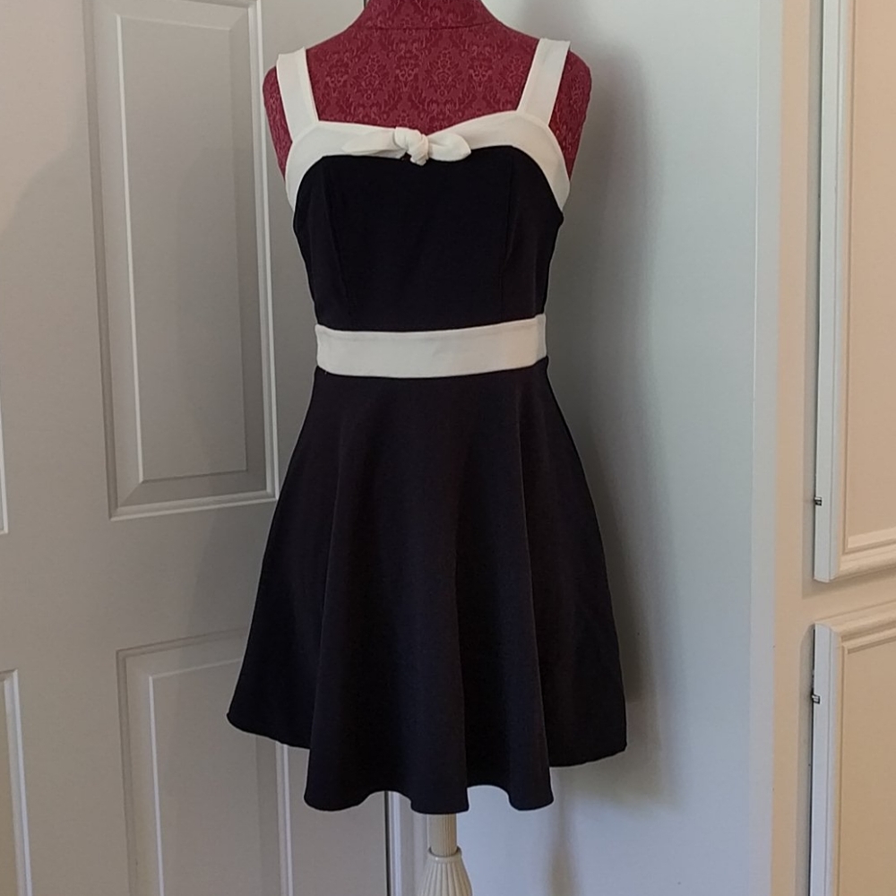NWT Navy and white Monteau brand size M sundress